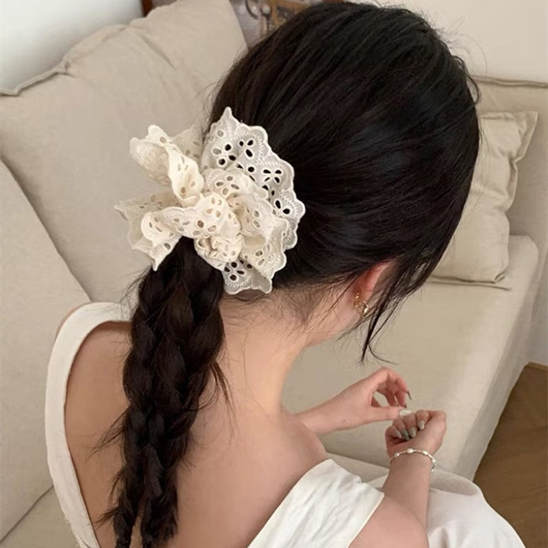ビッグシュシュ ヘアゴム レースシュシュ ホワイト ブラック シンプル フラワー ボリューム レディースヘアアクセサリー おしゃれ 大人可愛い フリルビッグシュシュ ヘアゴム レースシュシ ジュエリー